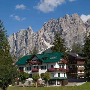 Oasi Hotel Cortina dʼAmpezzo